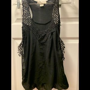 💥🌟SALE- 2 for $20-🌟💥 Imaginary Voyage lace and crepe black tank top, sz sm